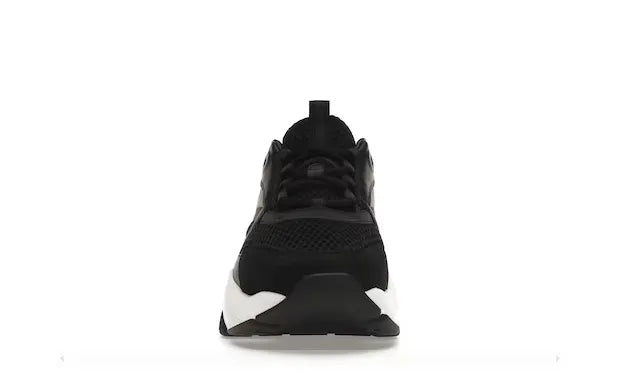 B22 - BLACK
